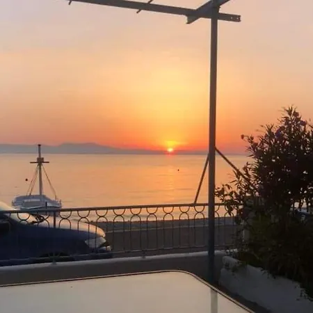 Tatil Evi Antony's Sea View Tirós